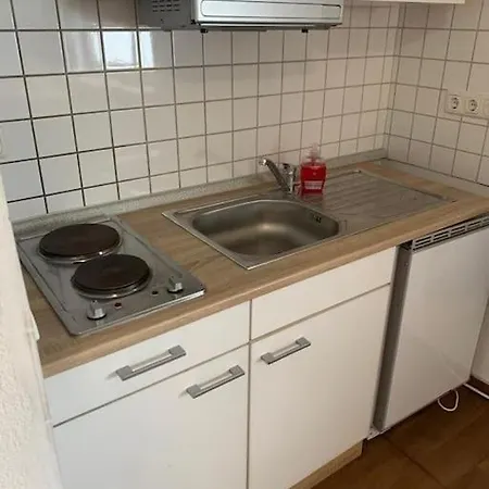 Kleine Moblierte 1-zimmer In شقة